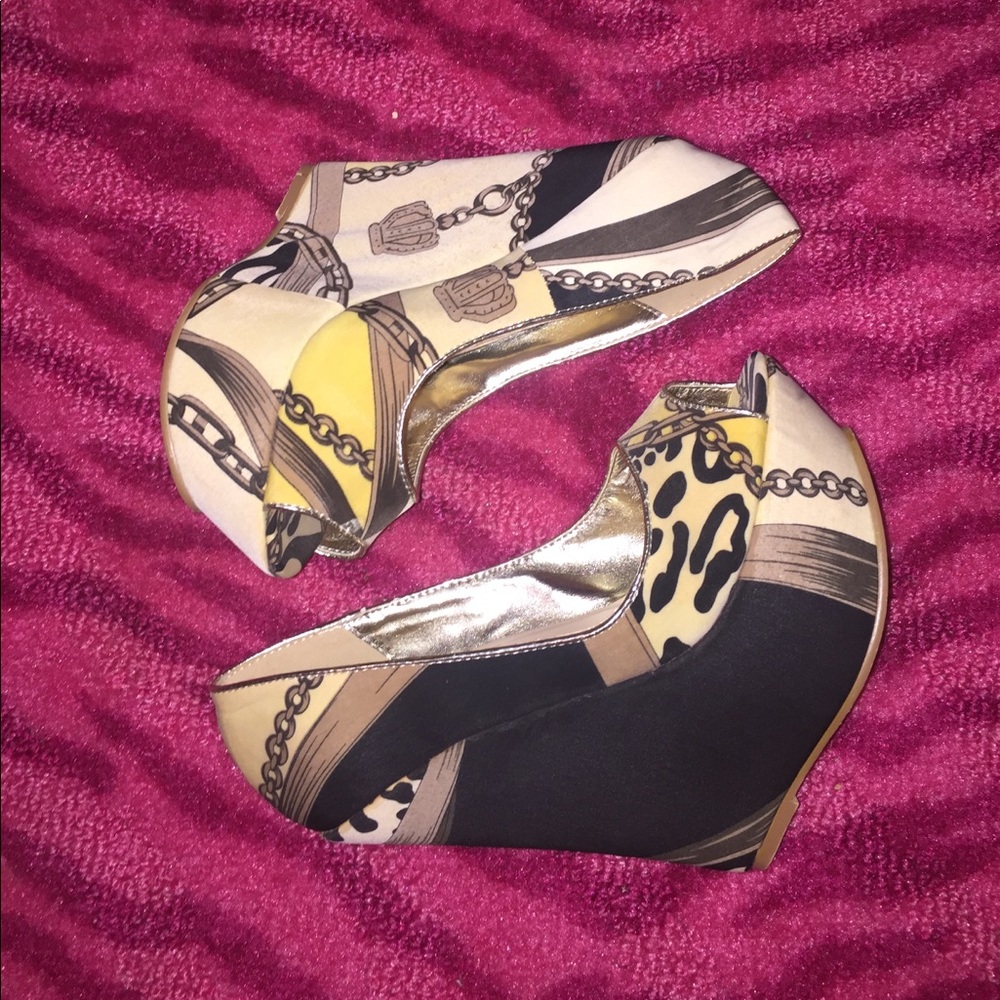 Cheetah print & chains sky high Italian wedges!