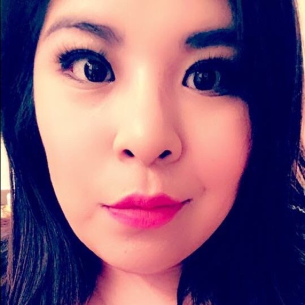 Meet your Posher, Emilia