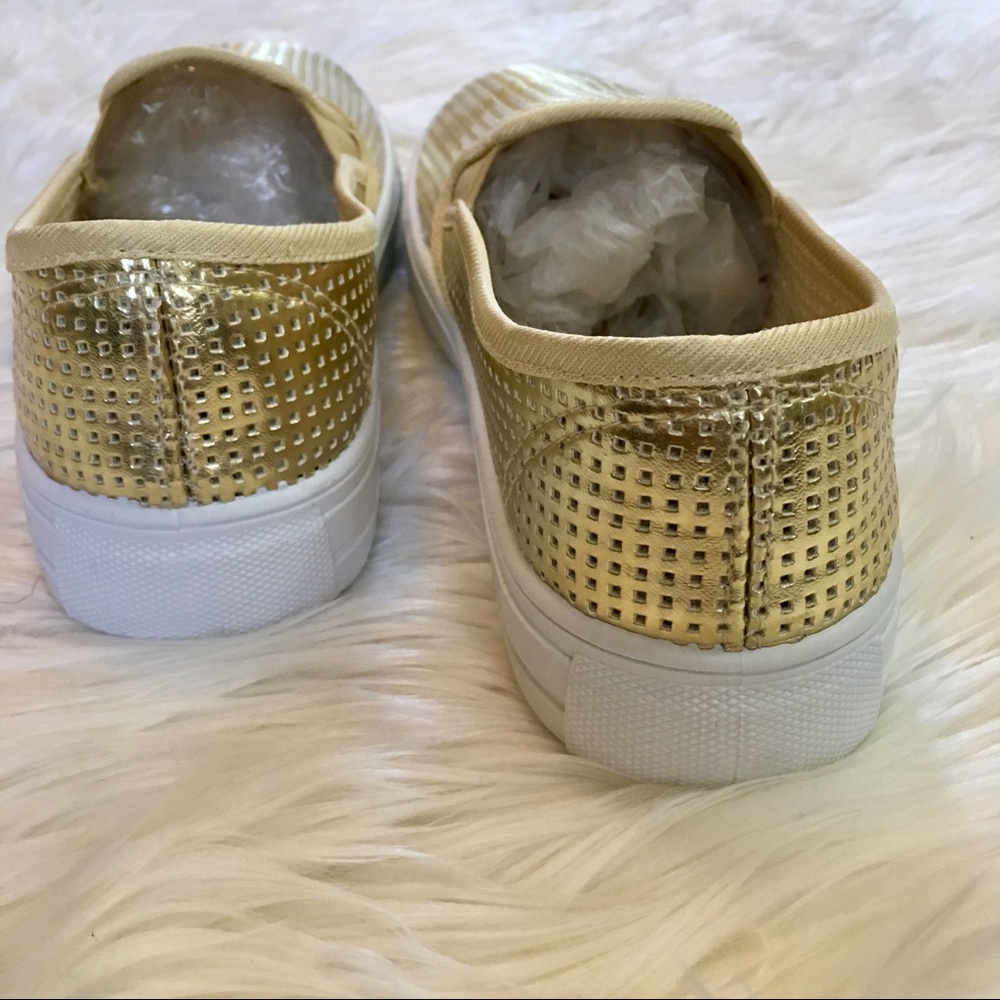 SOLD!!! LAST PAIR!NEW Gold Metallic Slip On - Picture 3 of 7
