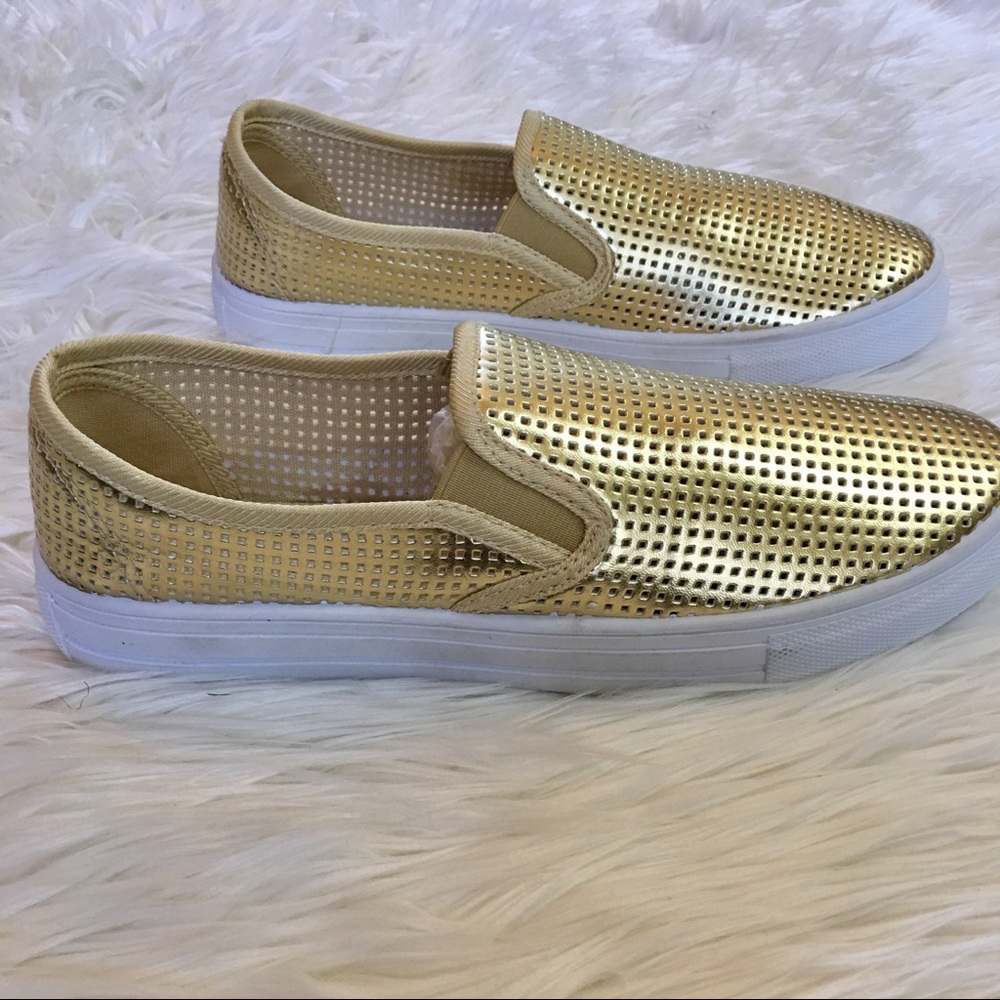 SOLD!!! LAST PAIR!NEW Gold Metallic Slip On - Picture 4 of 7