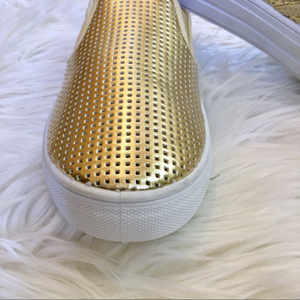 SOLD!!! LAST PAIR!NEW Gold Metallic Slip On - Picture 5 of 7