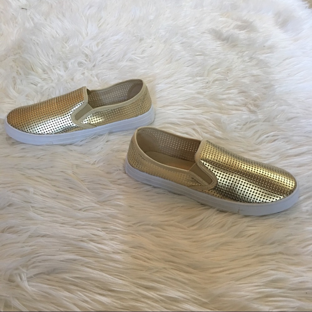 SOLD!!! LAST PAIR!NEW Gold Metallic Slip On - Picture 6 of 7