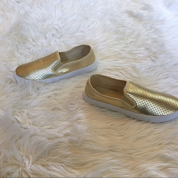 SOLD!!! LAST PAIR!NEW Gold Metallic Slip On - Picture 2 of 7