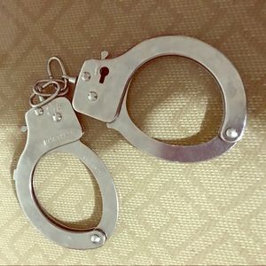 Hand cuffs (fake)