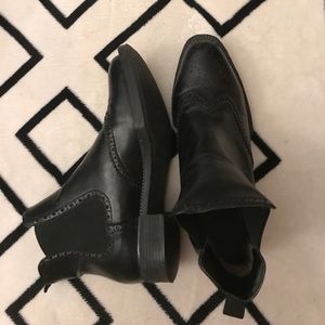 Leather Chelsea boots | Size 39 | Fits Size 7.5-8