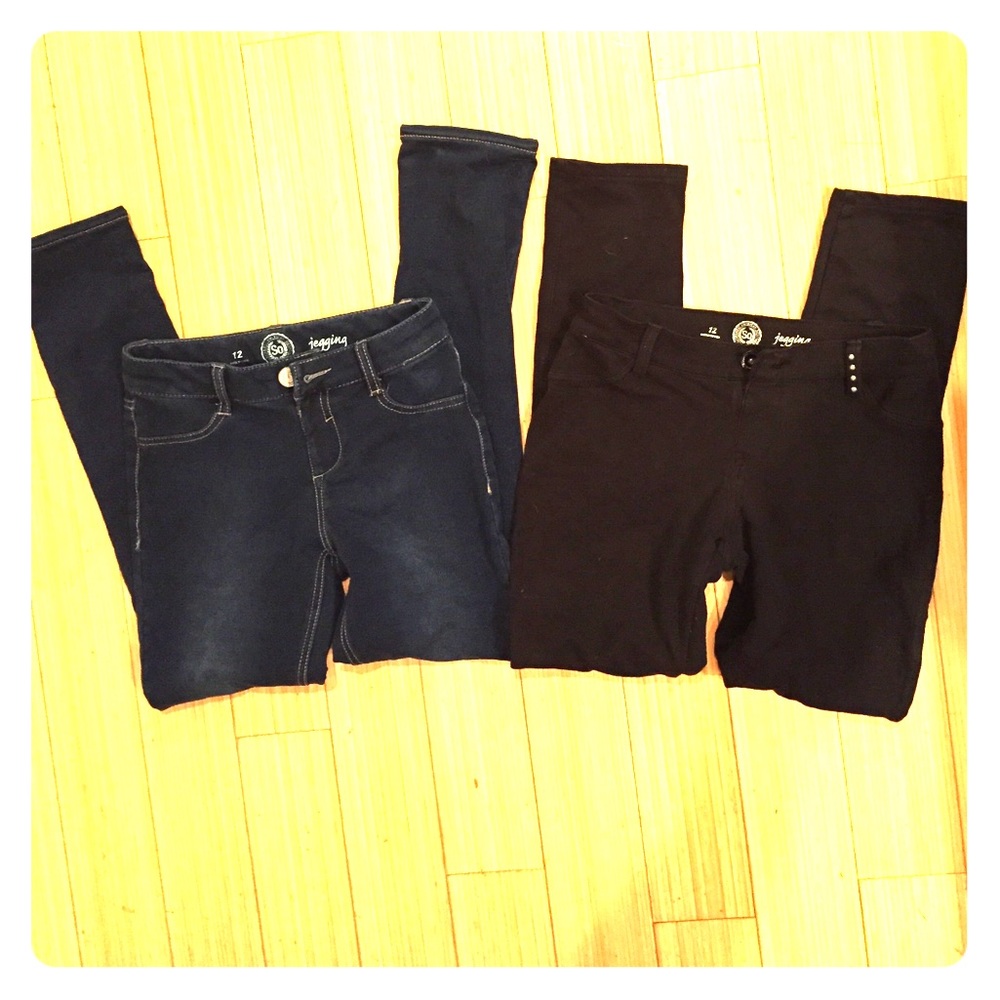 Girls Adjustable waist jegging.