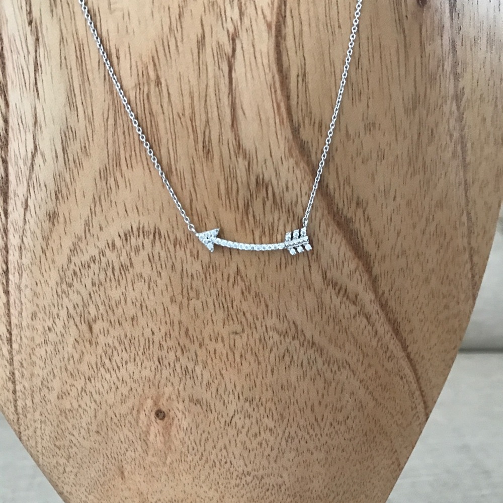 NWOT CUBIC ZIRCONIA PAVE SILVER ARROW NECKLACE