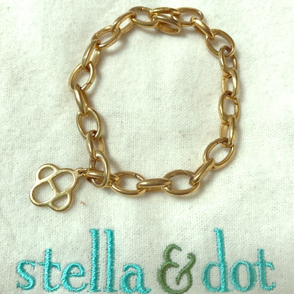 Stella & Dot signature link charm bracelet in gold
