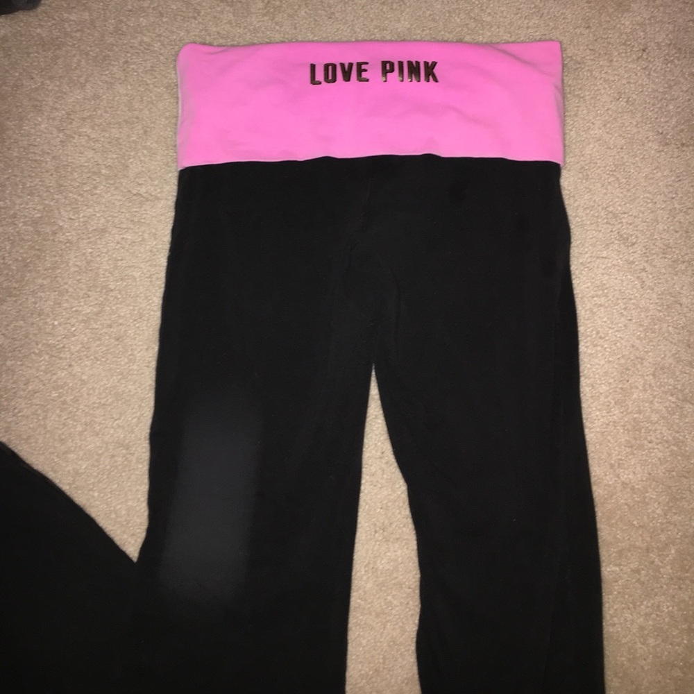 VS PINK YOGA PANTS!!