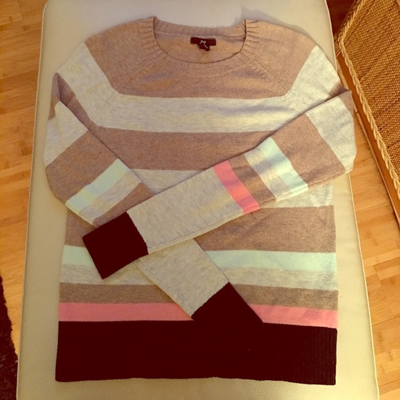 GAP Sweaters - GAP S sweater NWOT no signs of wear no pilling.