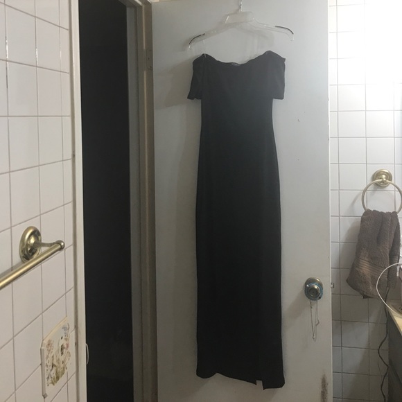 Black Form Fitting Dress - Picture 2 of 2