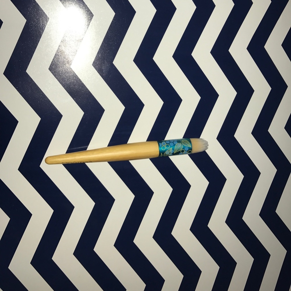 Large eyeshadow brush