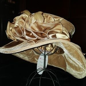 NWT Gold velvet hat w/ rosette and feathers