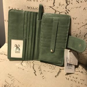 NWT HOBO Danette Wristlet Wallet. Bottle Green