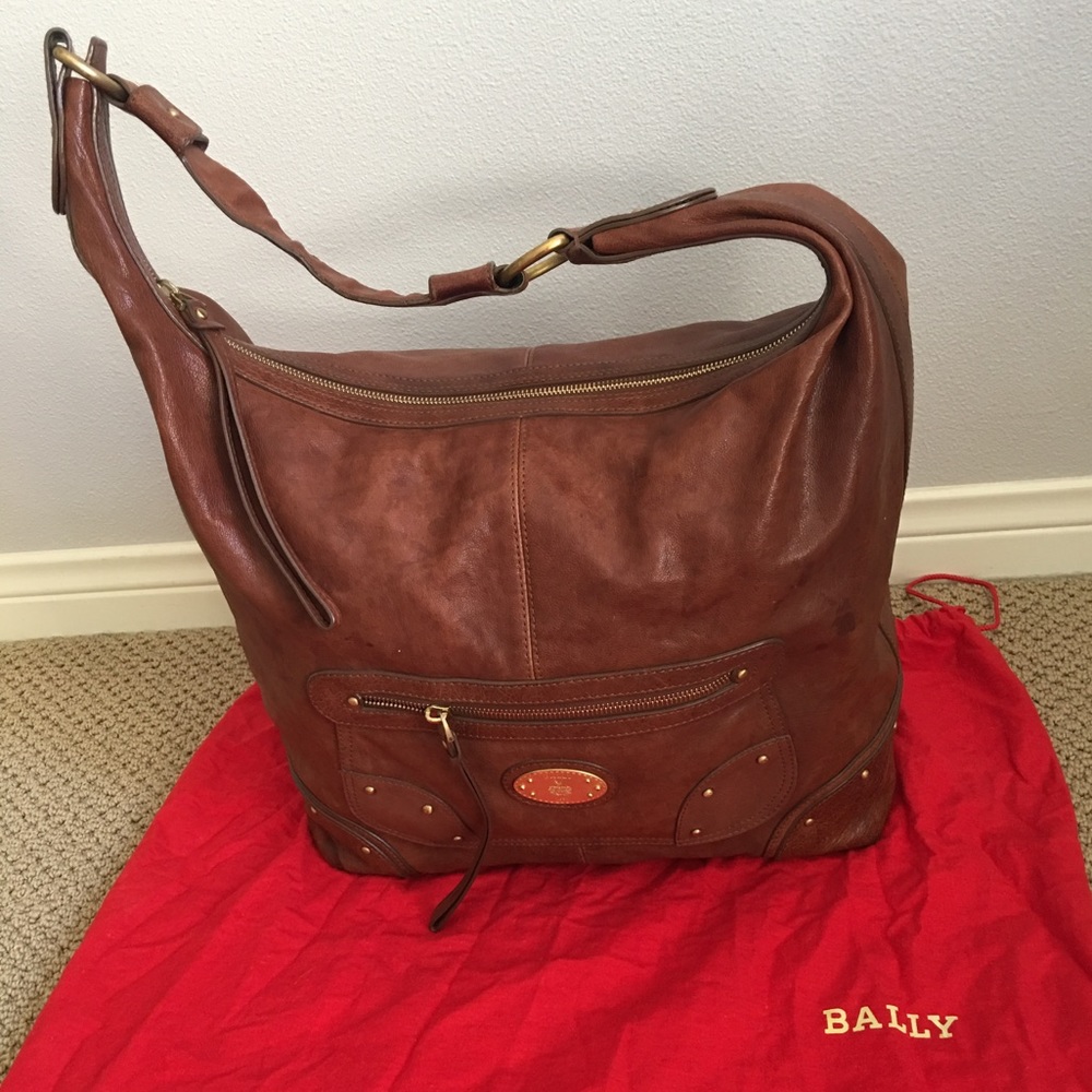 Belly brown leather handbag w gold hardware