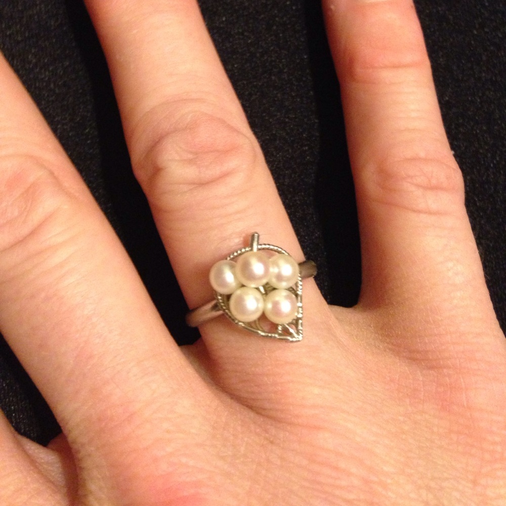 925 Silver leaf with 5 pearls