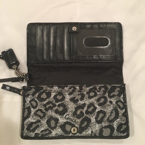 Coach wallet - Picture 2 of 3