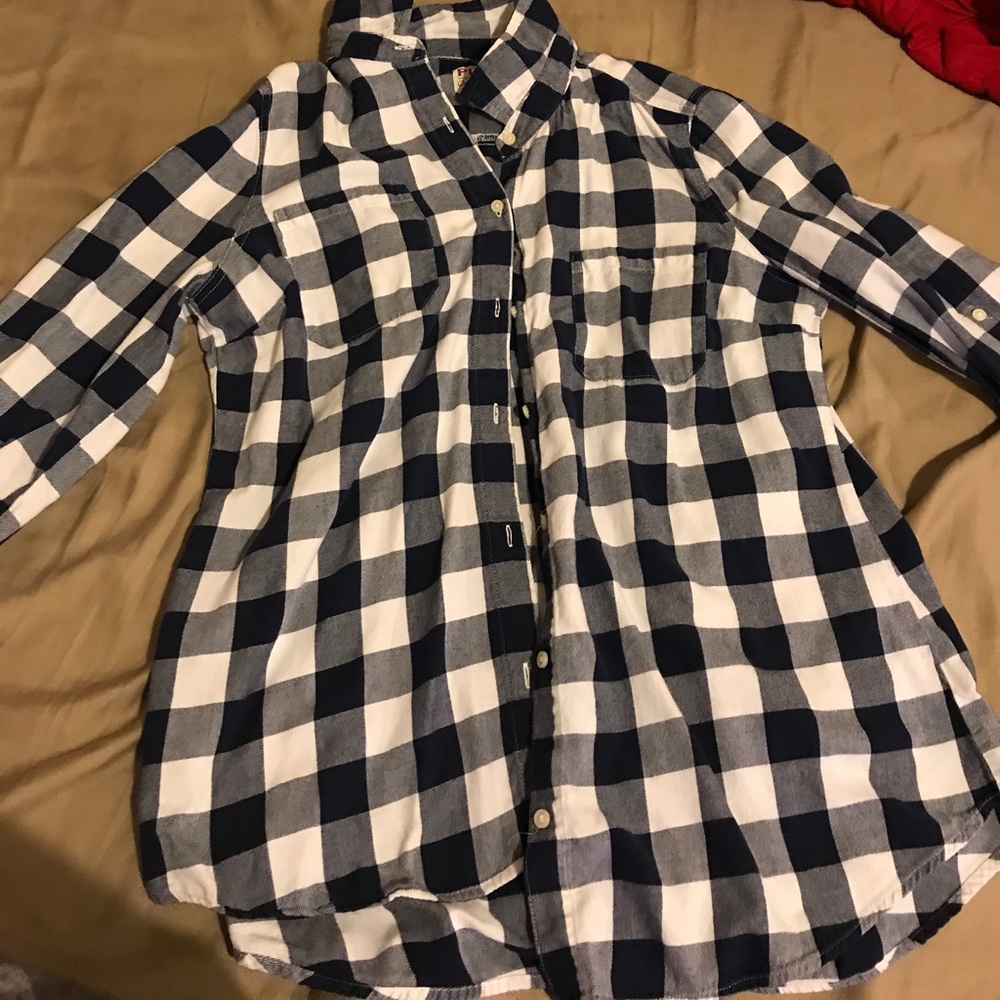 Women's blue & White Plaid long sleeve button up