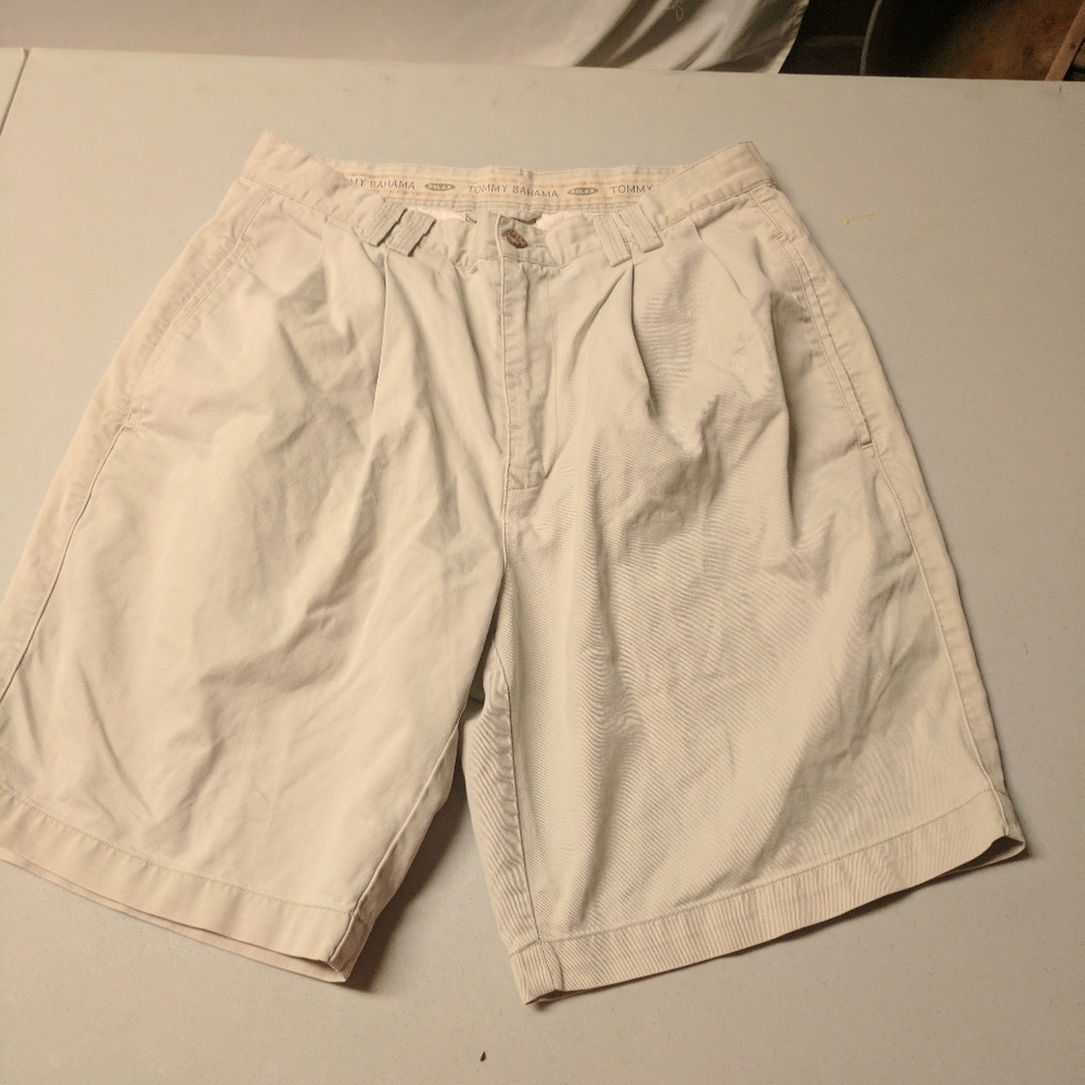 Mens Tommy Bahama khaki pleated Shorts Size 32