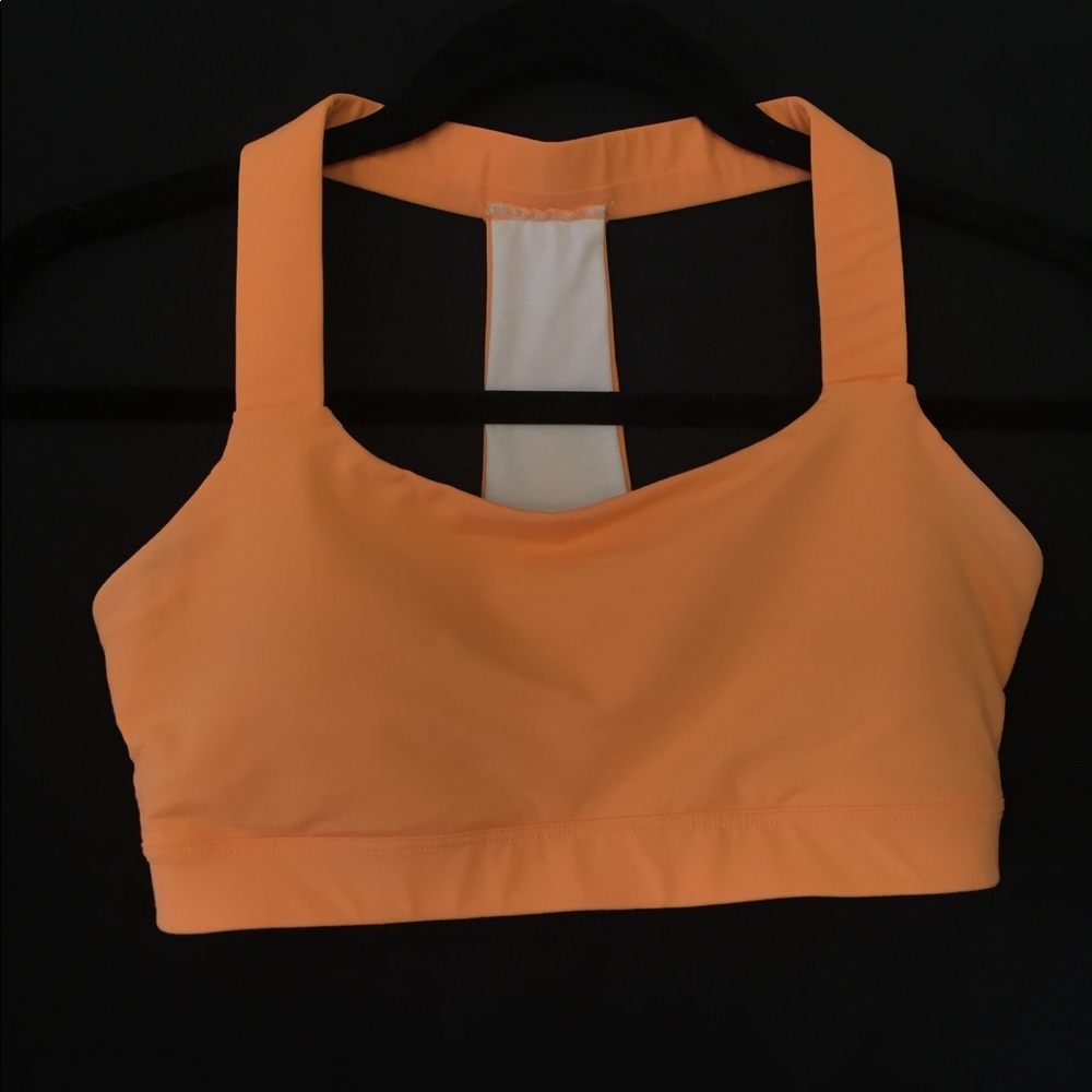 GapFit Sports Bra