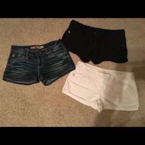 Shorts size 28/6.