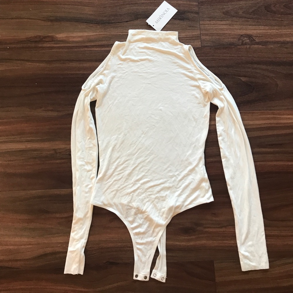 Bodysuit white off the shoulder - bailey 44