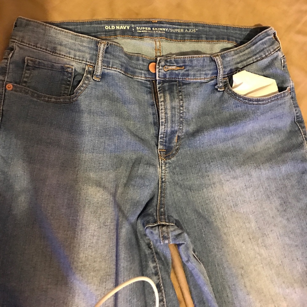 light wash Old Navy Super Skinny Mid-rise Jean