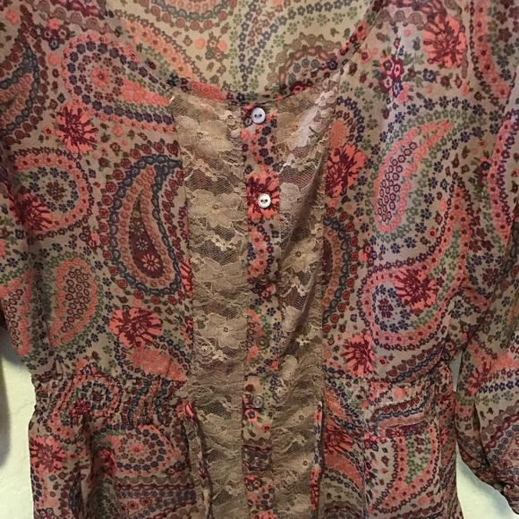 Full tilt sheer blouse - Picture 2 of 3