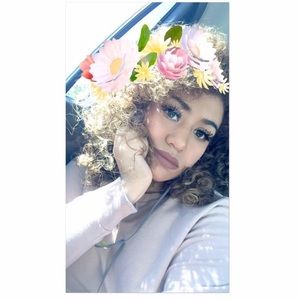 Meet your Posher, Ana