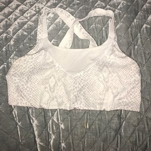 A lulu sports bra! Size 8!