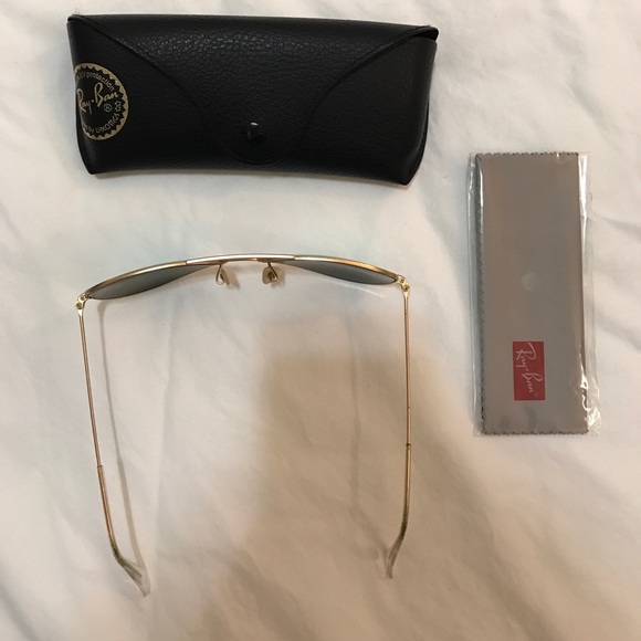 Ray Ban RB3025 Large Aviator Sunglasses - Picture 5 of 7