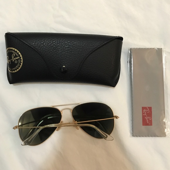 Ray Ban RB3025 Large Aviator Sunglasses - Picture 7 of 7