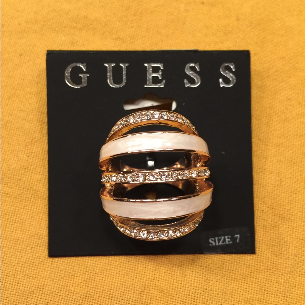 Guess fancy 💍