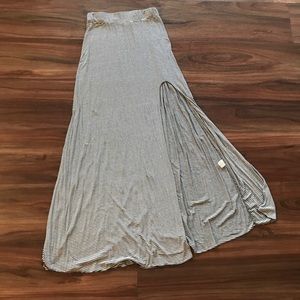 Brandy Melville Black and White High Waisted Skirt