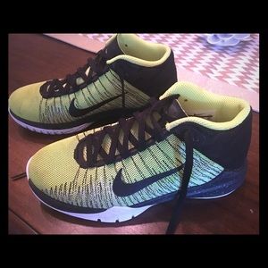 Boys Nike High Tops Size 4 - Worn only twice!!