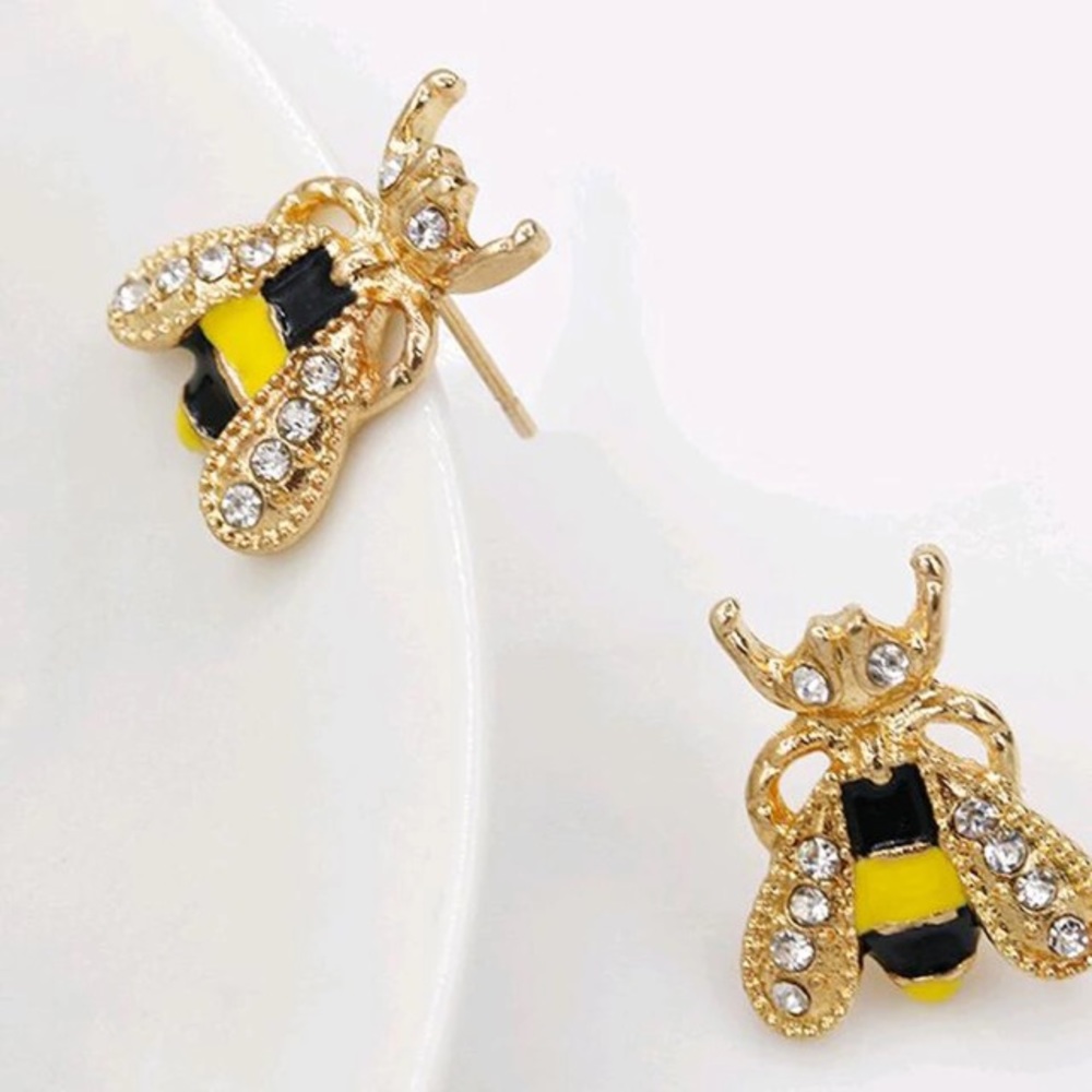 🛍 Bumblebee Stud Earrings Bee Bug Rhinestone New - Picture 1 of 5