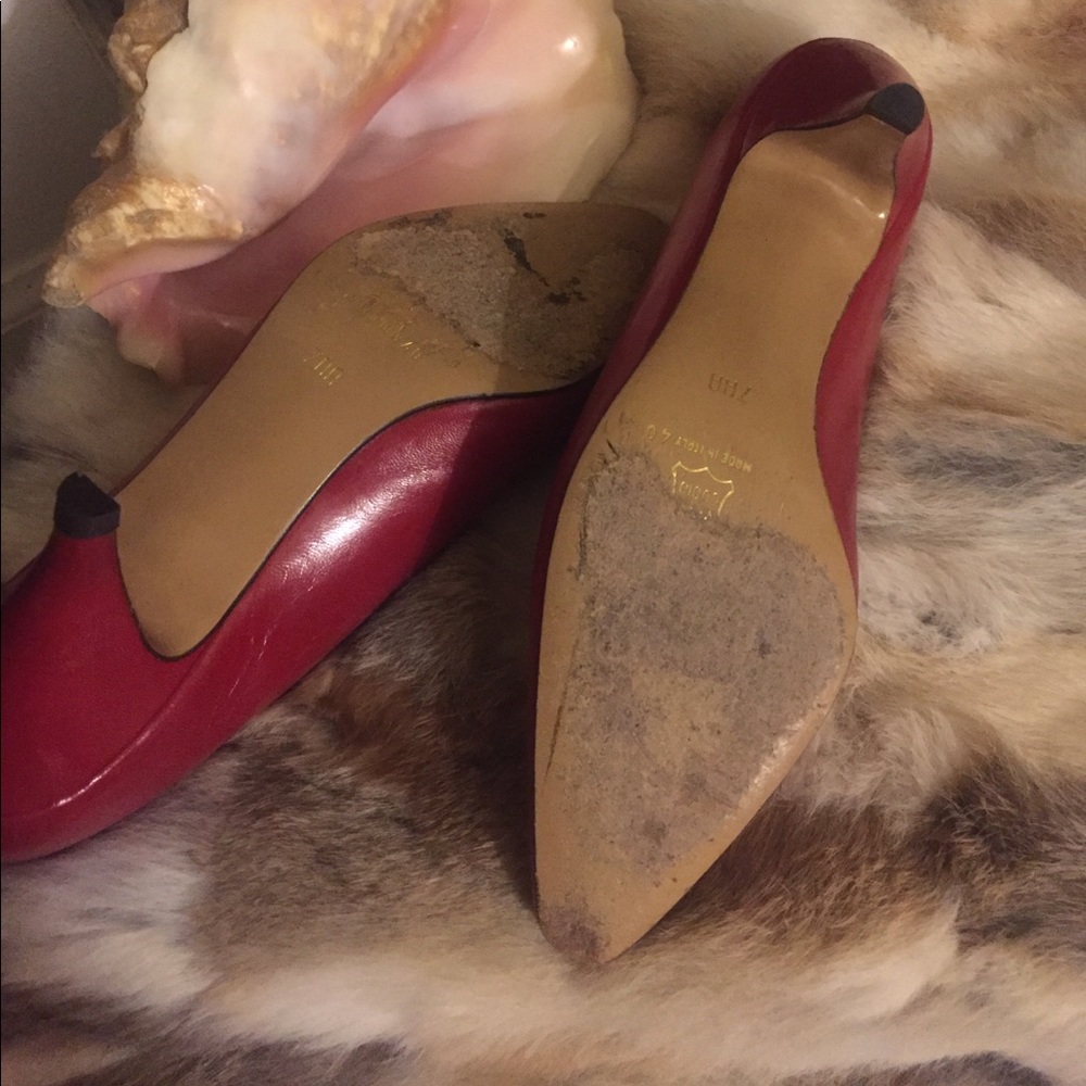 Red Pumps - image 2