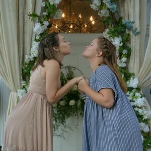 Meet your Posher, Laurel