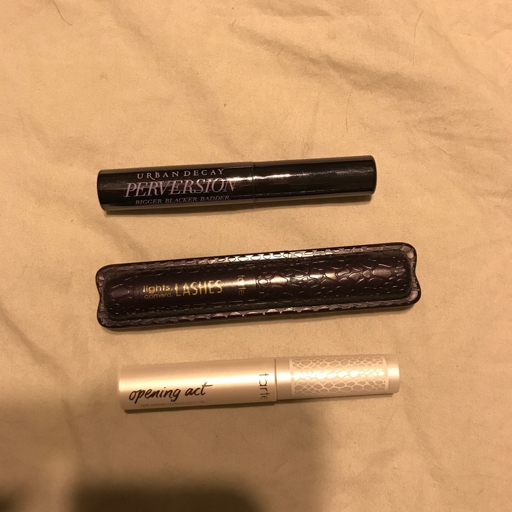 Small mascara's
