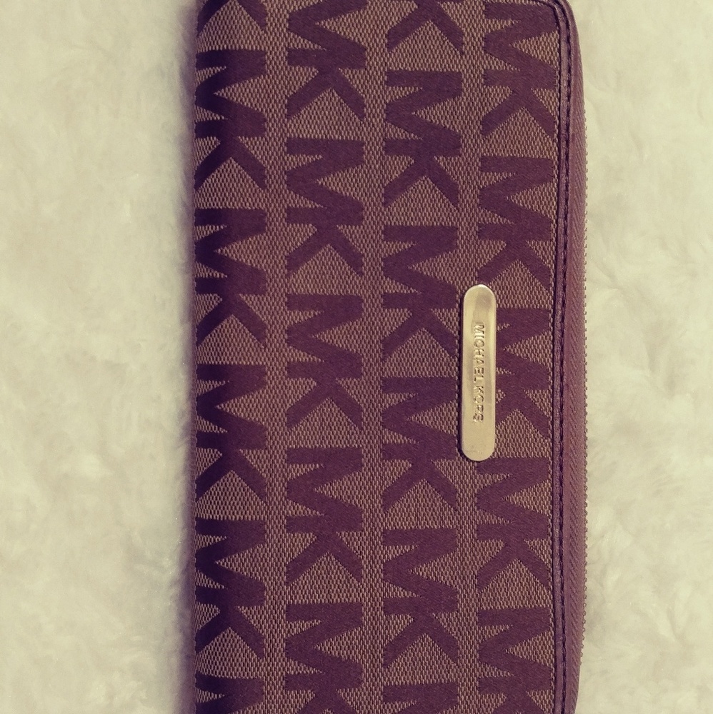 Authentic MK Wallet