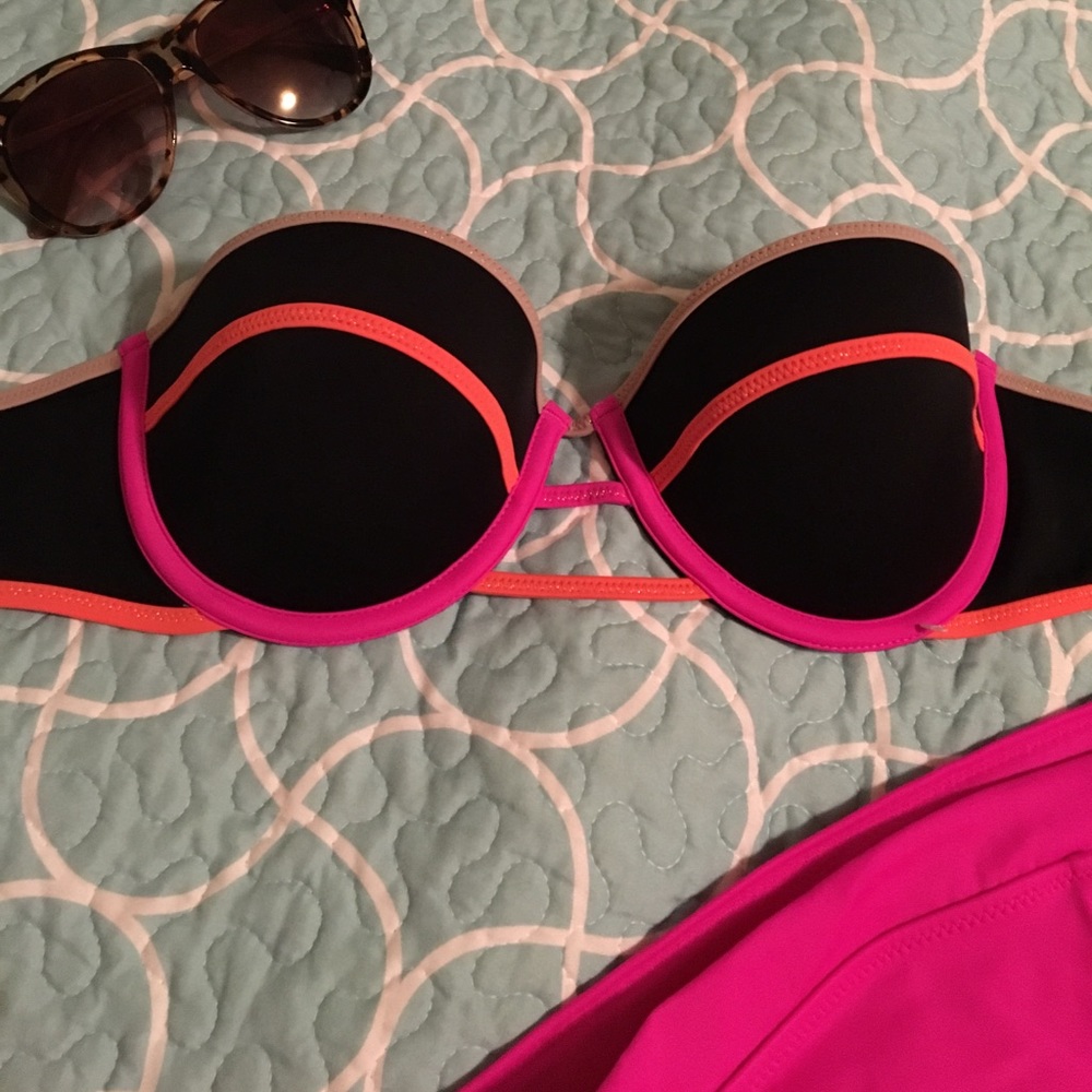 Victoria's Secret bikini top NWOT