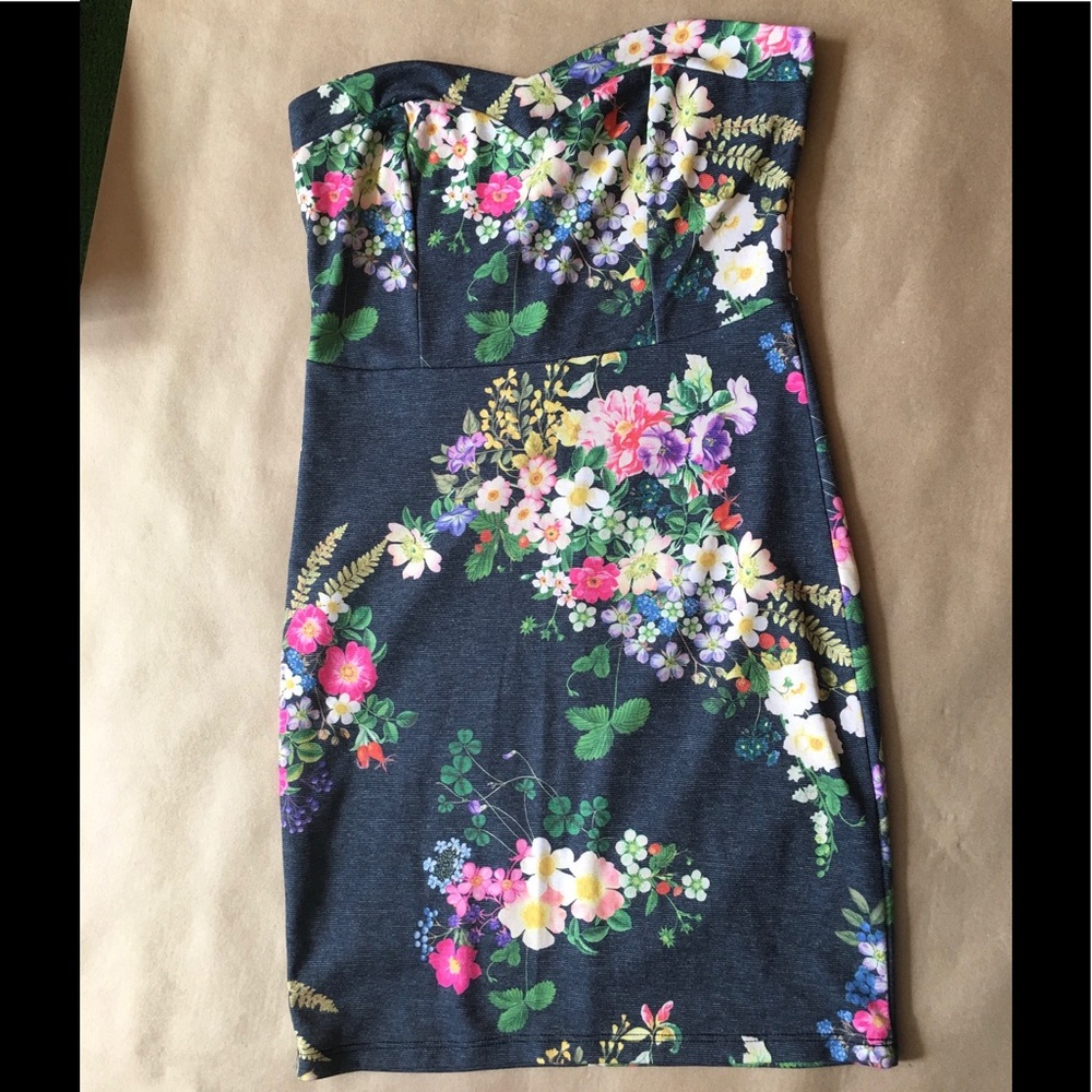 Lulu's Floral Sweetheart Neckline Bodycon dress