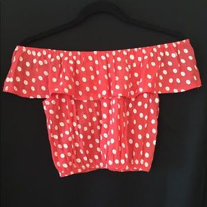 Off the shoulder daisy crop