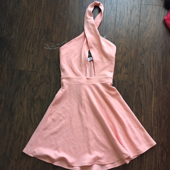 Stella Laguna halter dress - Picture 2 of 6