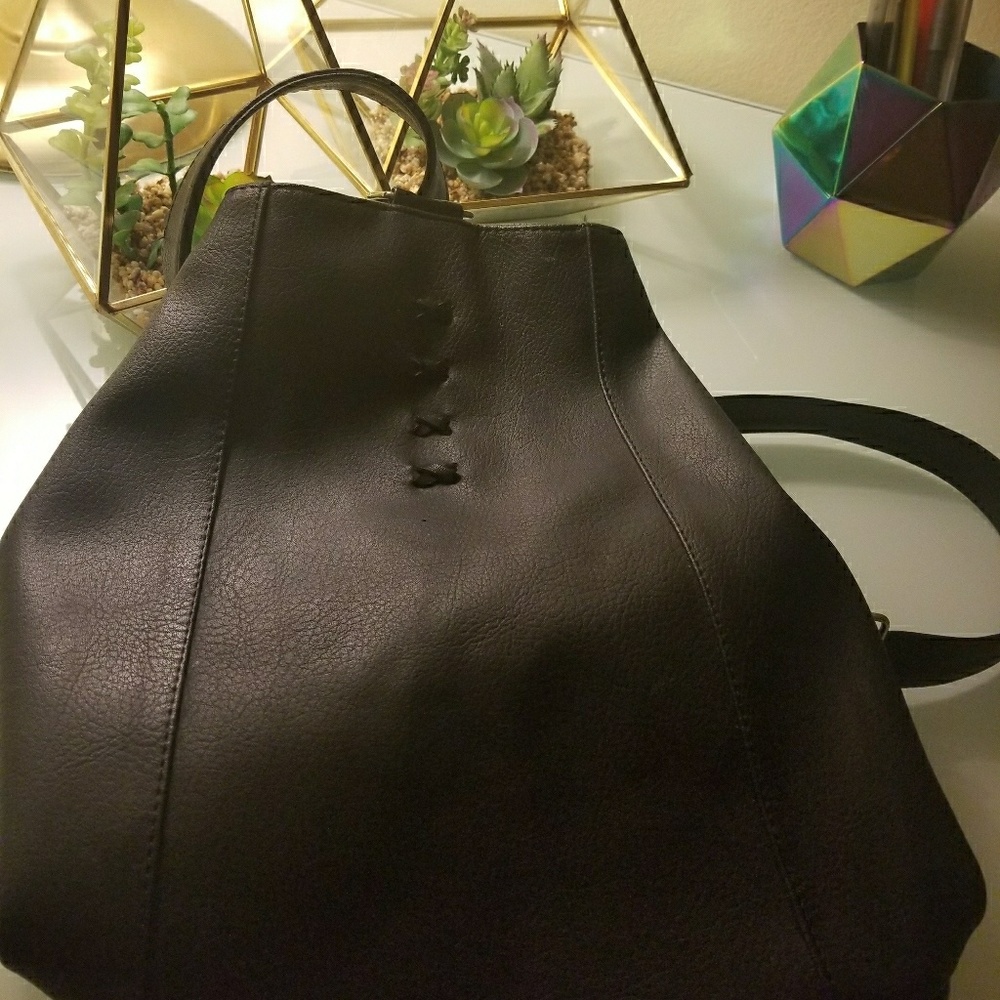 Black shoulder bag