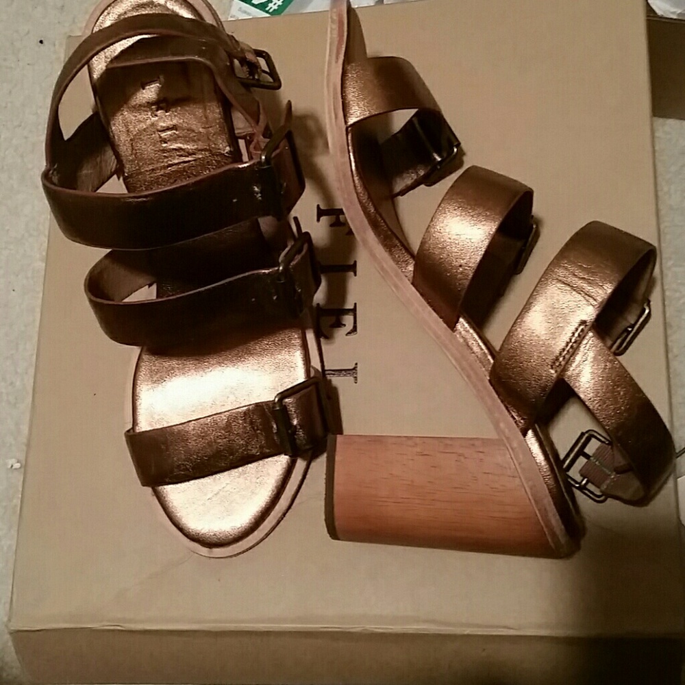Fiel -Edith strap sandal