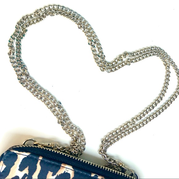 ✨ New Victoria's Secret cross body bag ✨ - Picture 7 of 7