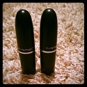 2 Mac lipsticks in shades Hue and Creme Cup