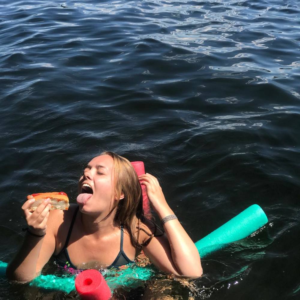 Meet your Posher, Tessa