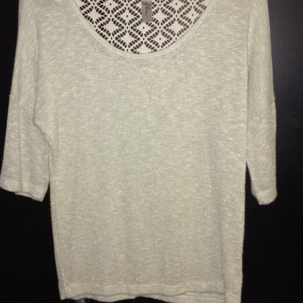 Top - Picture 2 of 2